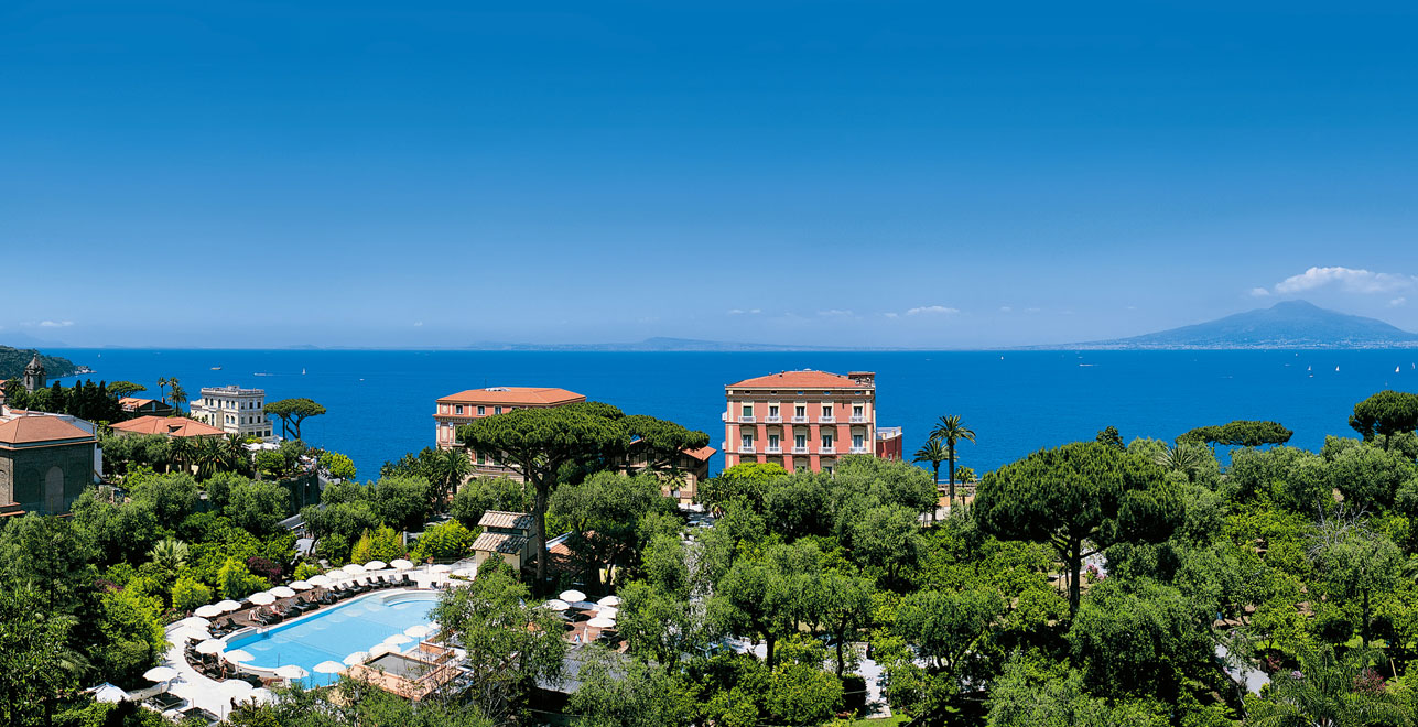 Grand Hotel Excelsior Vittoria location in central Sorrento